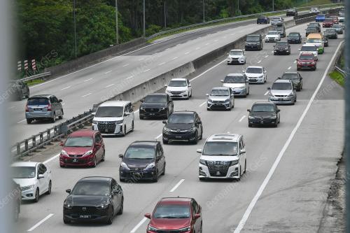 TINJAUAN ALIRAN TRAFIK LEBUHRAYA KARAK