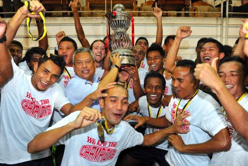 KL27_13072012_BOLA6