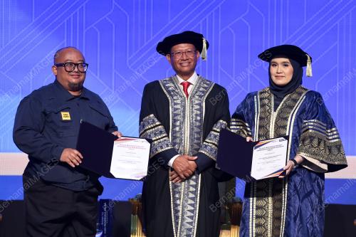 DATUK SERI AHMAD SHABERY CHEEK