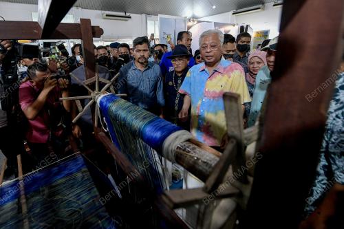 DATUK SERI ISMAIL SABRI YAAKOB