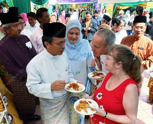 MOHD SHAFIE APDAL