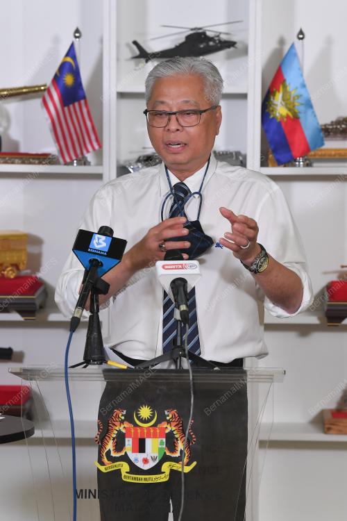 DATUK SERI ISMAIL SABRI YAAKOB