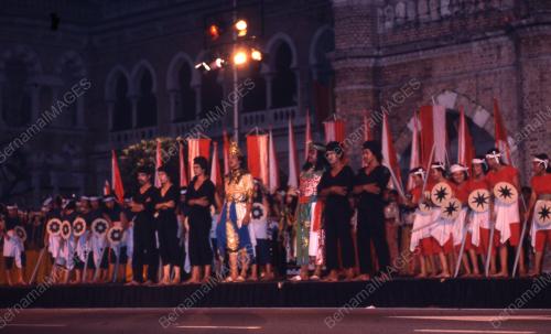 HARI KEPUTERAAN AGONG
