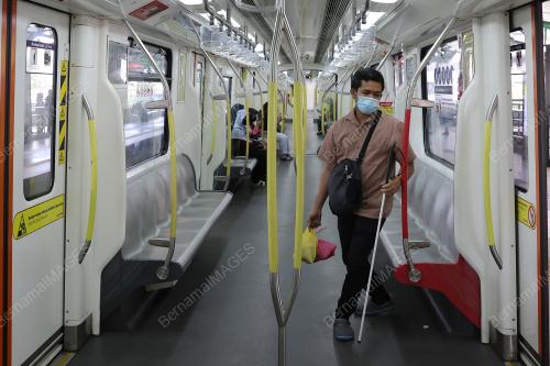 TINJAUAN PELITUP MUKA TEMPAT AWAM