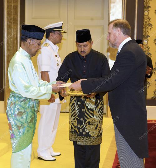 KL27_14092015_WATIKAH