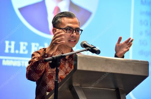 FAHMI FADZIL