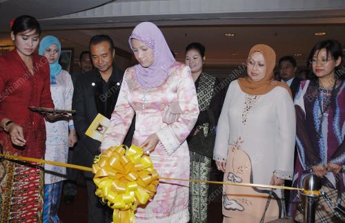 TUANKU NUR ZAHIRAH
