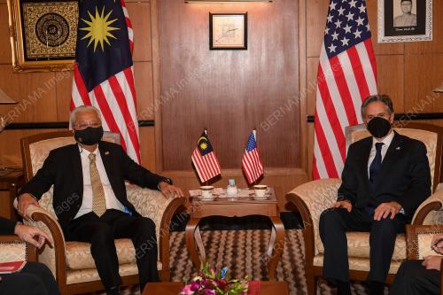 DATUK SERI ISMAIL SABRI YAAKOB