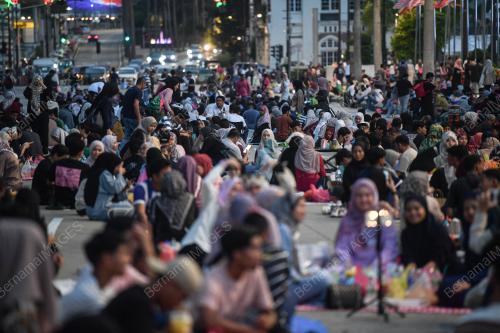 DATARAN BERBUKA PUASA