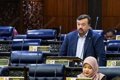 DATUK SERI AMIR HAMZAH AZIZAN
