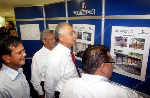 MOHD NAJIB TUN ABDUL RAZAK
