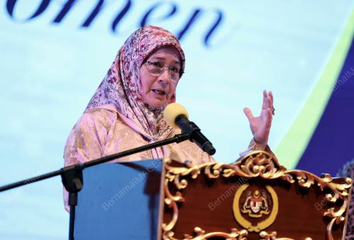 TUNKU AZIZAH AMINAH MAIMUNAH ISKANDARIAH