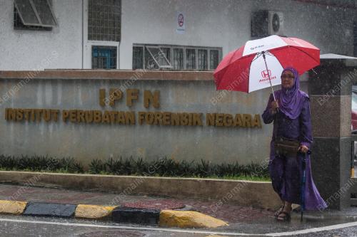 KL27_17032017_HUJAN