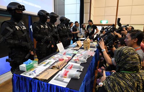 KL27_17102017_BUKIT_AMAN_BN201710168576