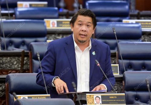 DATUK LUKANISMAN AWANG SAUNI