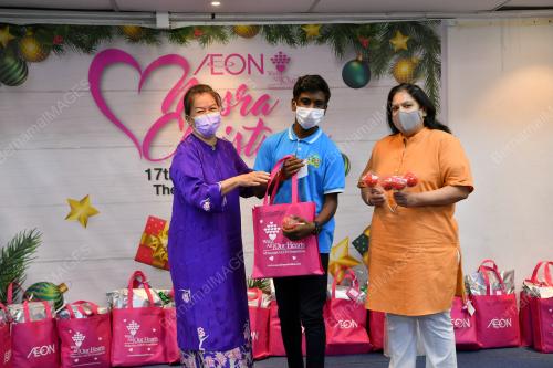 DATIN YASMIN AHMAD MERICAN
