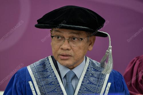 DATUK DR MOHD NA'IM MOKHTAR