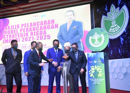 DATUK DR ABD LATIFF AHMAD