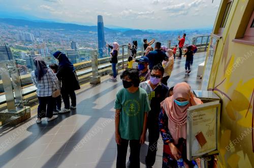TINJAUAN PELANCONGAN MENARA KL