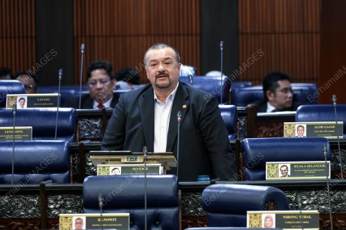DATUK SERI AMIR HAMZAH AZIZAN