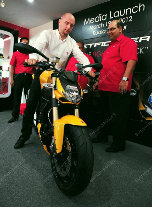 KL27_19032012_DUCATI