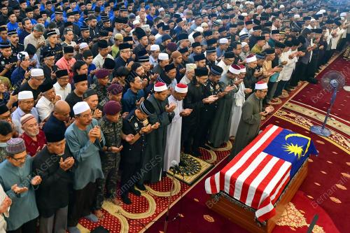 PENGEBUMIAN ALLAHYARHAM TUN HANIFF OMAR