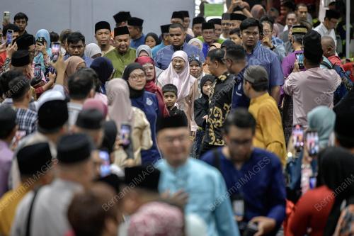 DATUK SERI DR WAN AZIZAH WAN ISMAIL