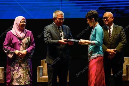 DATUK SERI DR ADHAM BABA