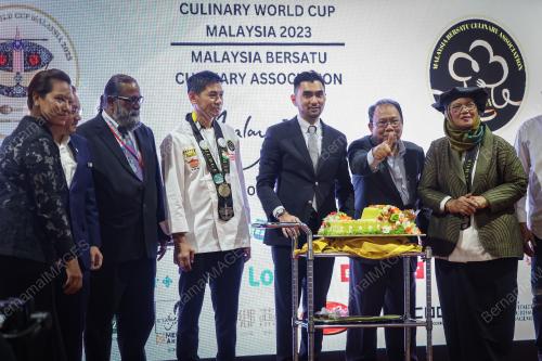 KHAIRUL FIRDAUS AKBAR KHAN