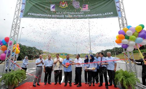 KL27_21062017_LATAR