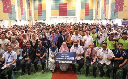 DATUK SERI DR WAN AZIZAH WAN ISMAIL