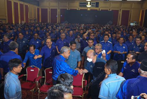 PENGUMUMAN CALON BARISAN NASIONAL PRN 15