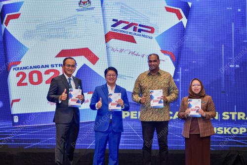 DATUK EWON BENEDICK