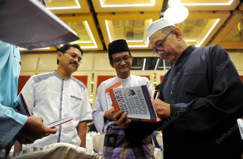 KL27_22062016_BUKU