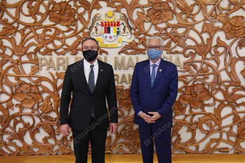 DATUK SERI ISMAIL SABRI YAAKOB