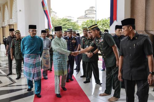 AL-SULTAN ABDULLAH RI'AYATUDDIN AL-MUSTAFA BILLAH SHAH