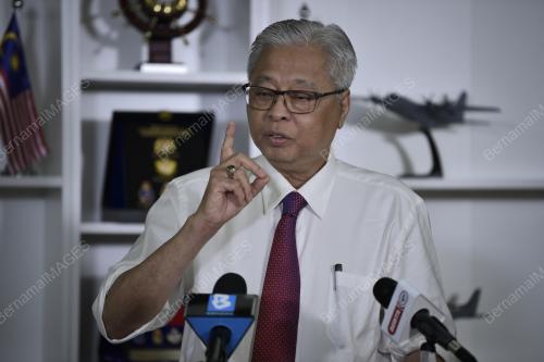 DATUK SERI ISMAIL SABRI YAAKOB