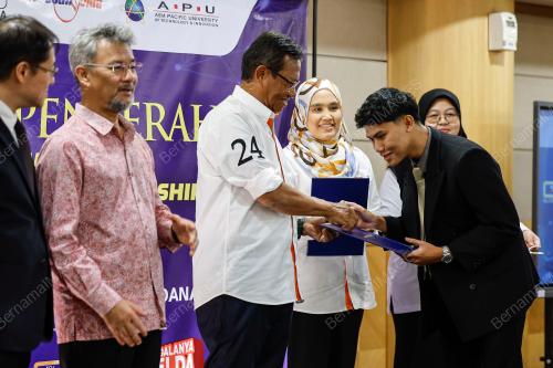 DATUK SERI AHMAD SHABERY CHEEK