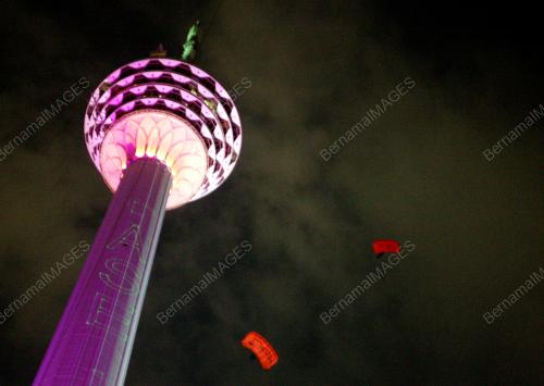 BASE JUMP