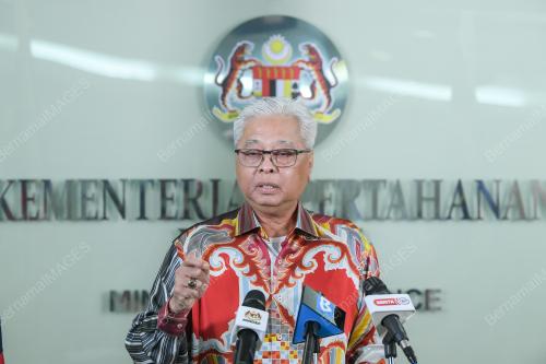 DATUK SERI ISMAIL SABRI YAAKOB