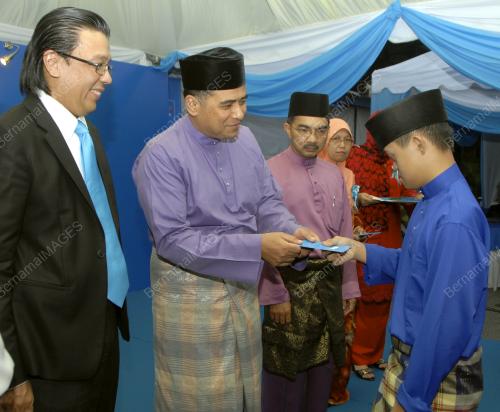 DATUK SERI KHALID ABU BAKAR