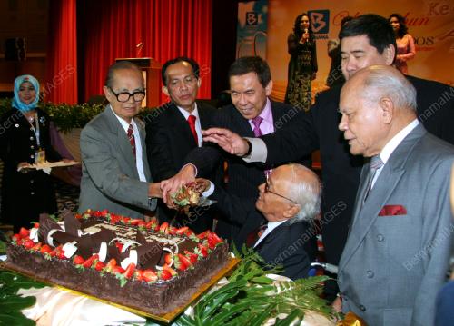 MOHD NAJIB TUN ABDUL RAZAK