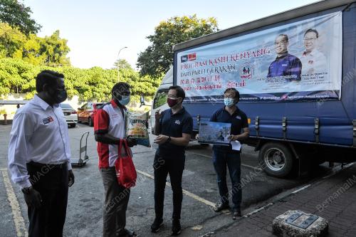 DATUK DR DOMINIC LAU HOE CHAI
