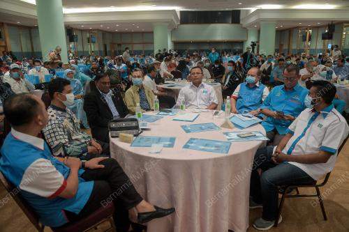 DATUK SERI AMIRUDIN SHARI