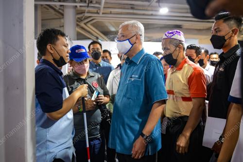 DATUK SERI ISMAIL SABRI YAAKOB