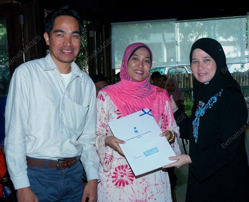 TUNKU AZIZAH AMINAH SULTAN ISKANDAR