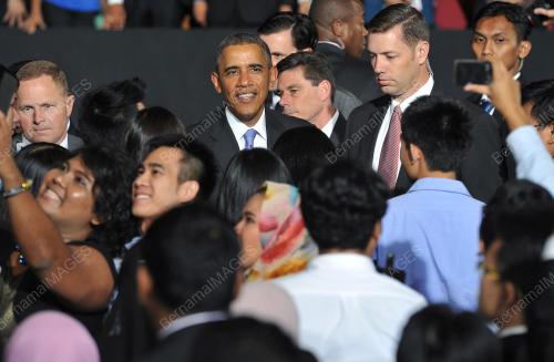KL27_27042014_OBAMA_UM