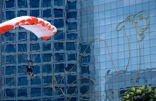 KL27_27092012_BASE_JUMP
