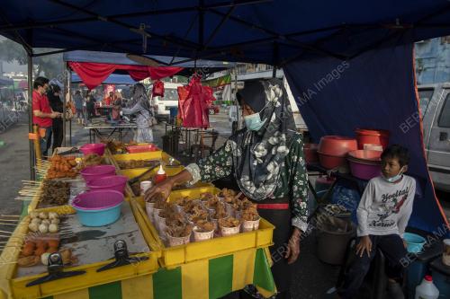 TINJAUAN DI TAPAK MENIAGA TAMAN MEDAN