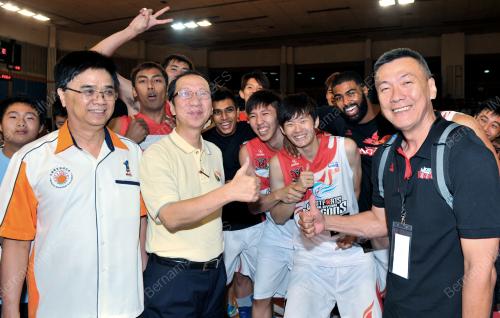 KL27_27102012_BOLA_KERANJANG